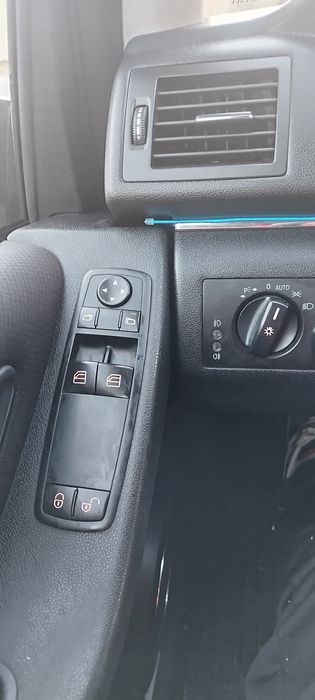 Vând Mercedes b 180clas