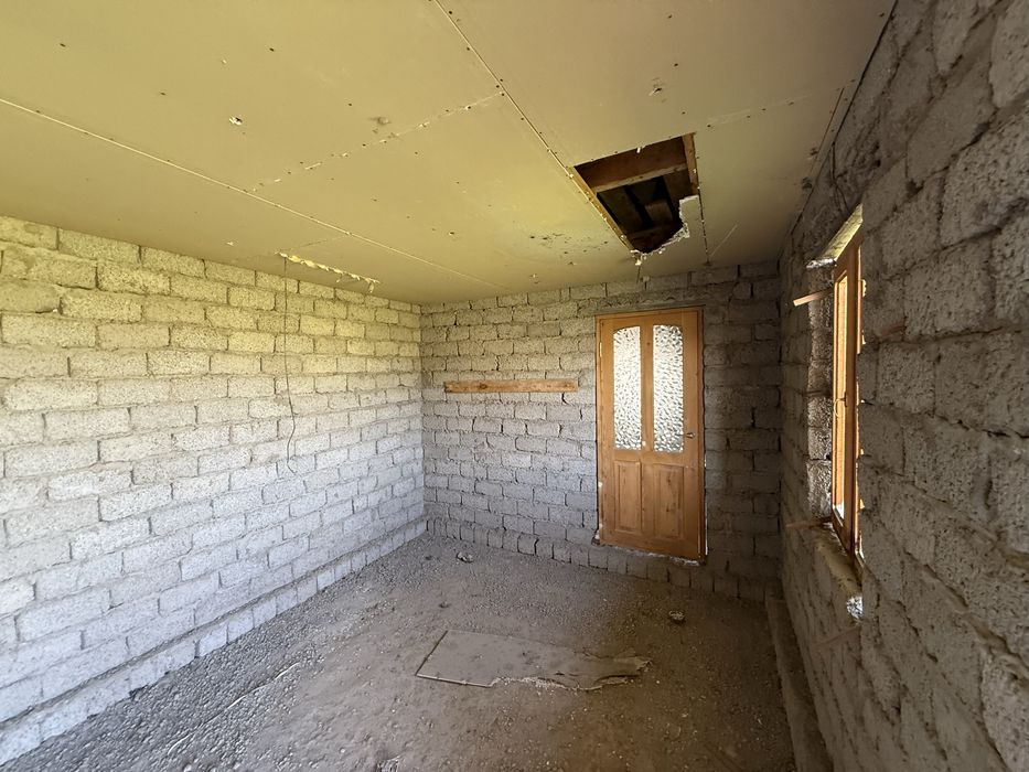 Dacha sotiladi 27 sotix