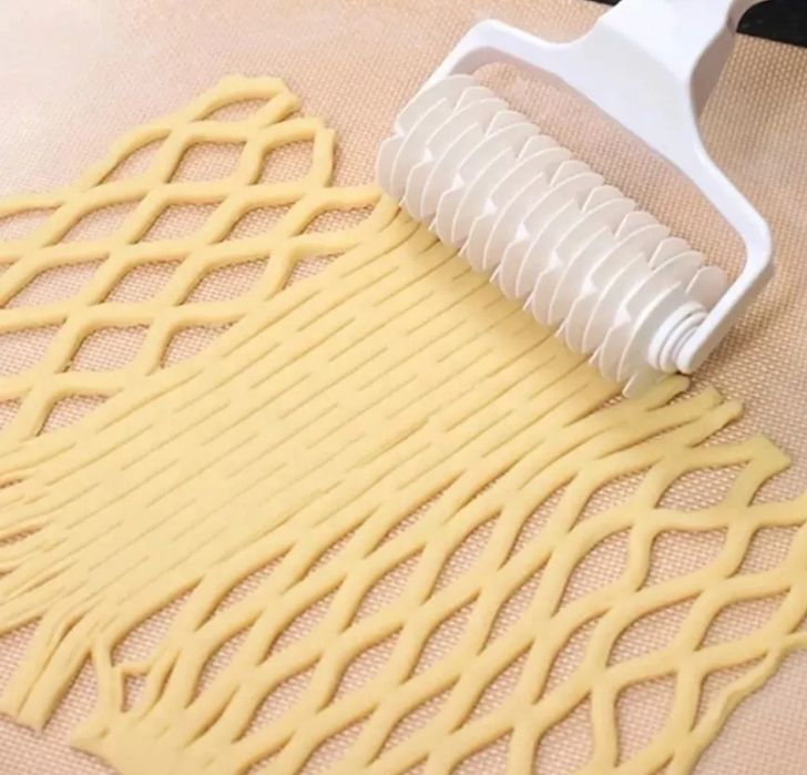 ролик нож для фигурной нарезки теста