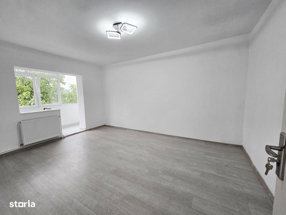 Apartament cu 2 camere decomandat Nicolina-Pizza Nico, Renovat, Etaj 2