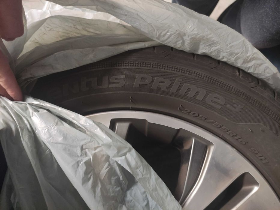 4 броя - летни джанти с гуми - Kia - 205/55R16 91H - Оригинални