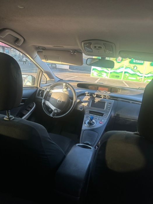 Vand  Toyota Pryus 3