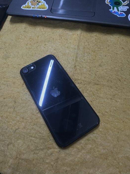 Iphone se gen 2  (2020) (128 gb)