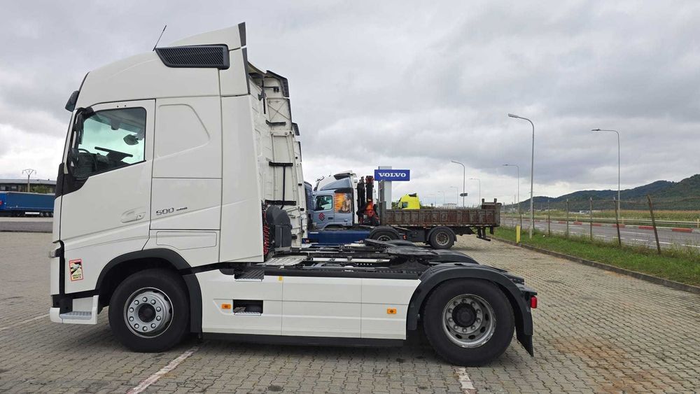 Cap tractor Volvo FH 2018