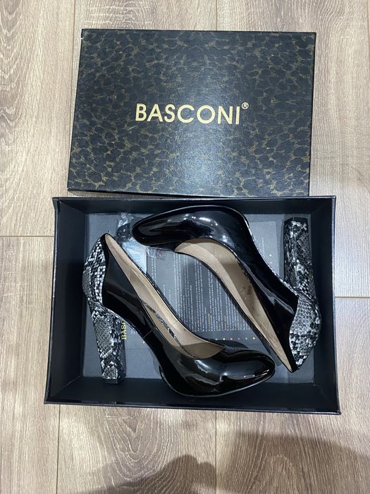 Продам женскую обувь