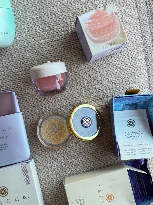 Бяла козметика Tatcha, Bobbi Brown, Laura Mercier, Guerlain, HudaW