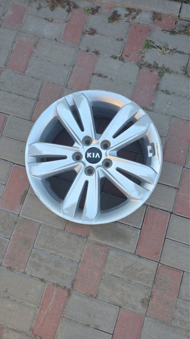 Диск на KIA  5x114.3 ширина диска :7J. Вылет :41