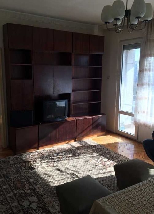 Дава се под наем Тристаен апартамент в Пловдив, Кючук Париж - 88 кв.м за 306 € - Снимка #1