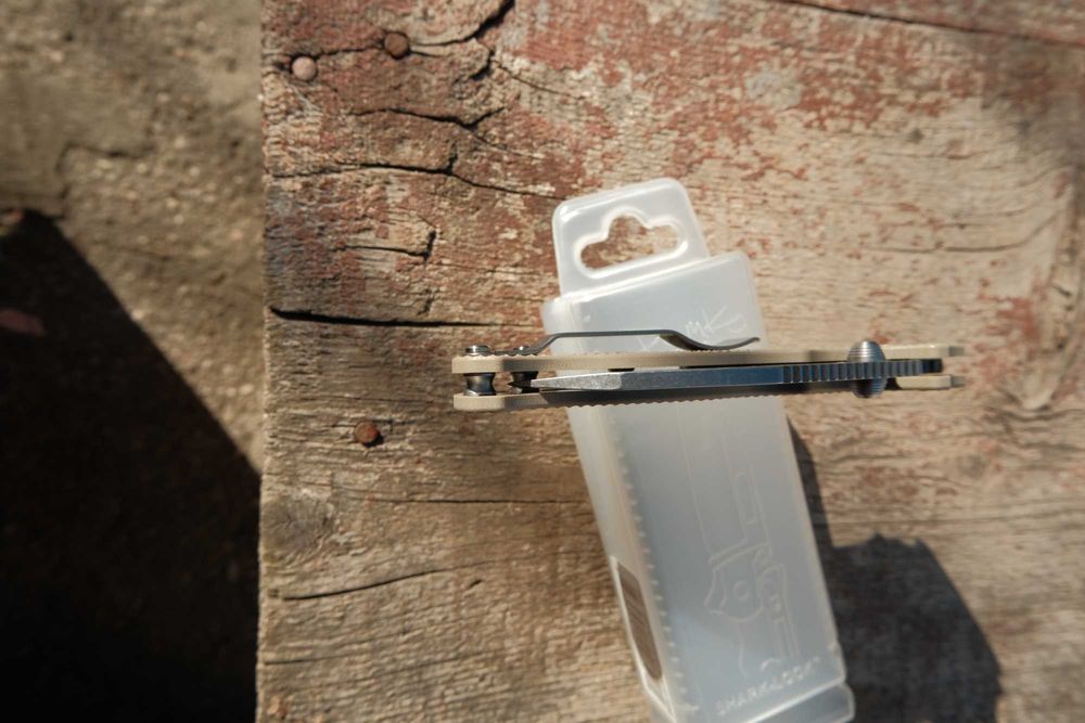 Briceag Demko AD20.5 3V G10