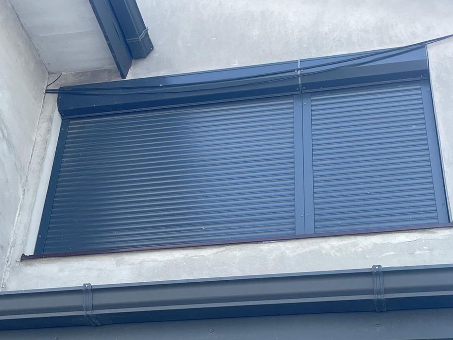 Fereastra Termopan culoarea wenge si oblon dublu si simplu cu termopan