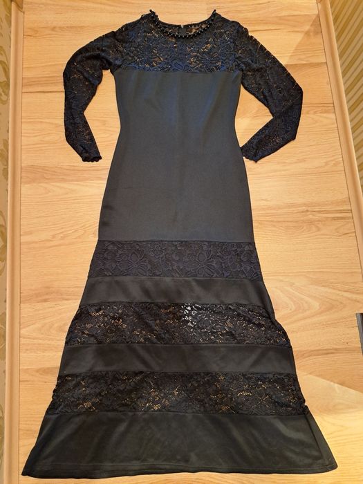 Елегантни дамски рокли