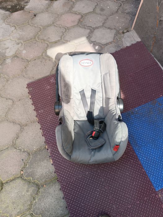 Продам детскую авто люльку (кресло)