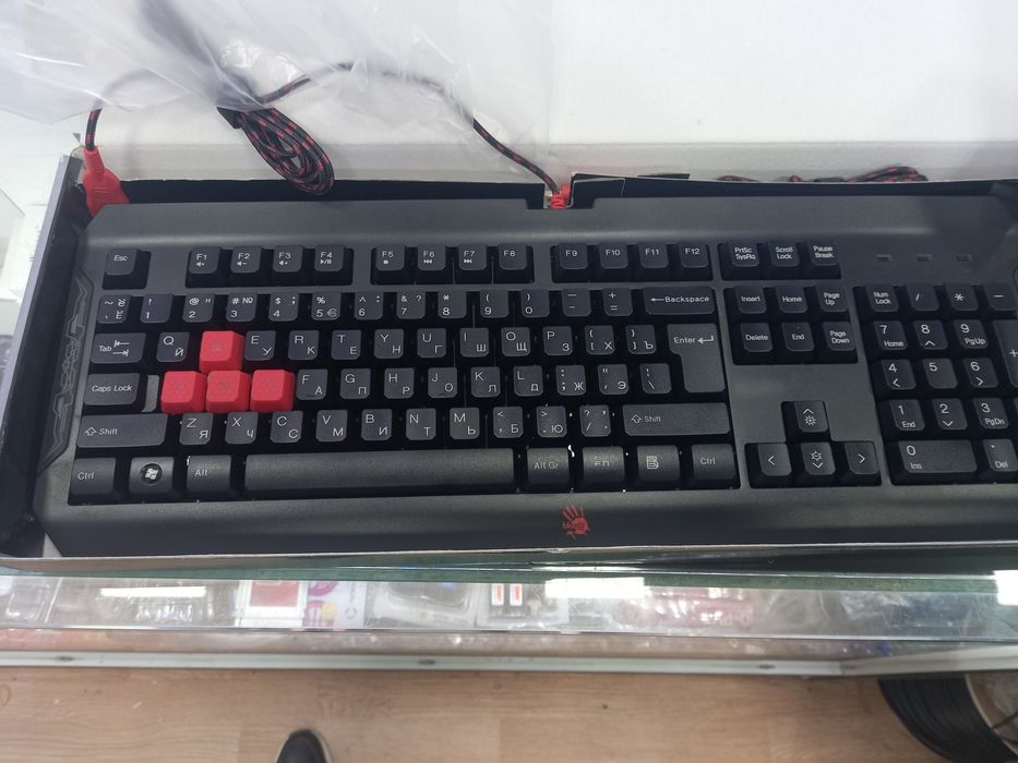 10dona Kompyuter klub uchun tayyor yeg'ilgan