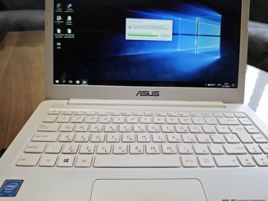 Laptop Лаптоп ASUS 14 inch Е 402М 500 HDD+SSD бял