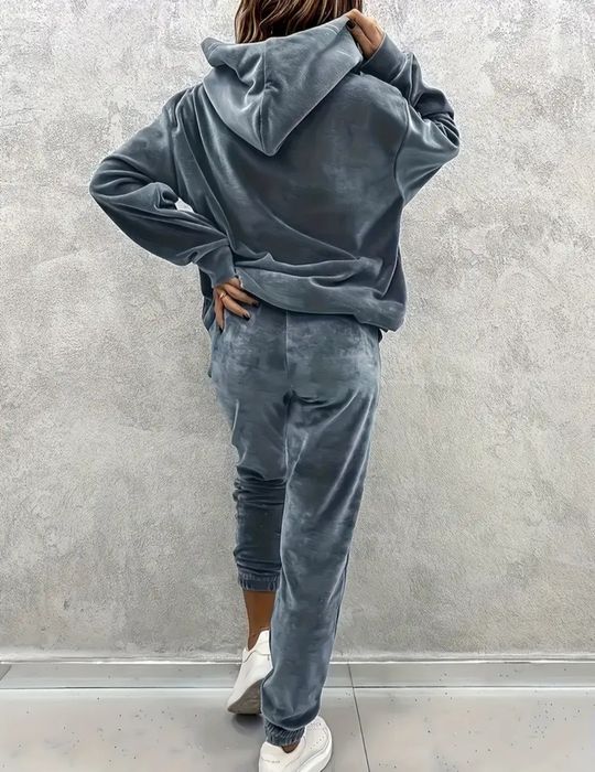 Продам костюм велюр р 50