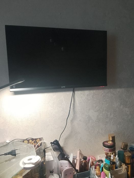 продам телевизор