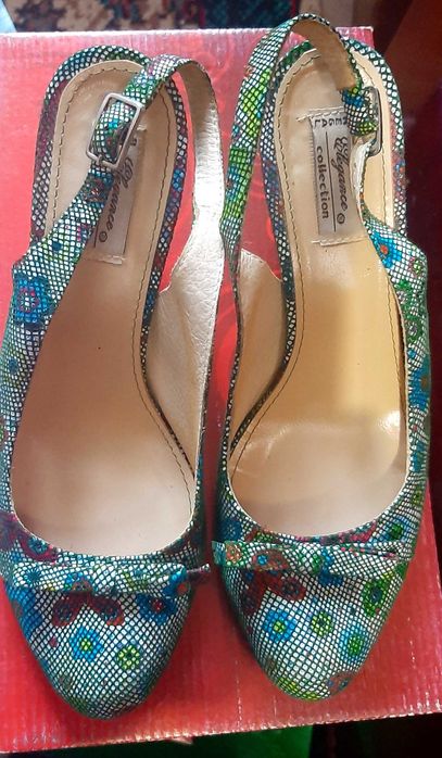 Vand pantofi piele imprimeu floral