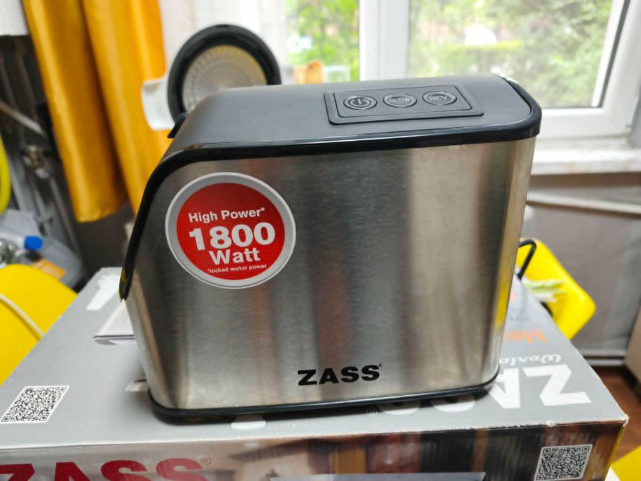 Masina de tocat carne Zass ZMG 07 functie Reverse, 1.8 kg/min, 1800 W, accesoriu suc rosii