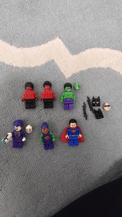 Vand lego armuri de robot