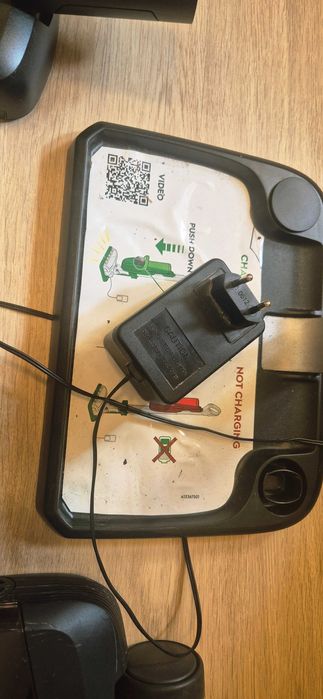 aeg fx 9  зарядно с три четки