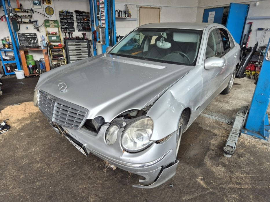 Mercedes W211  E220DI 150кс 646 Elegance ръчка седан НА ЧАСТИ!