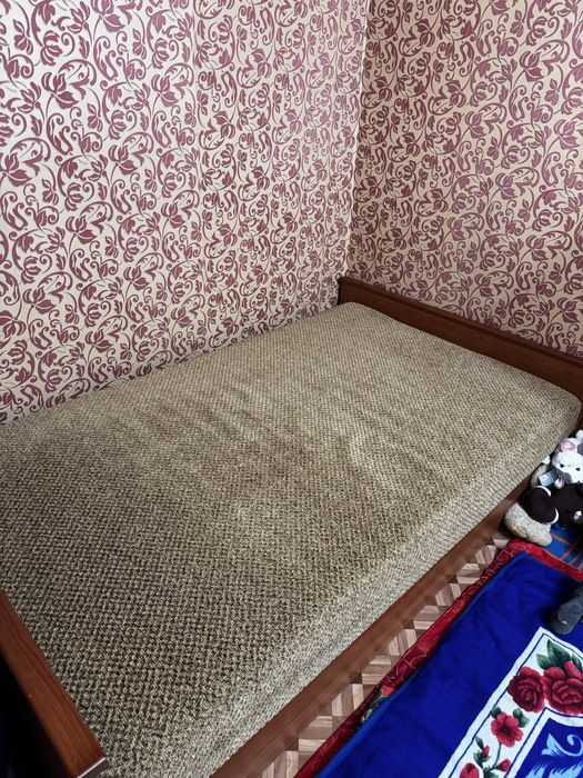 Кровать спальная