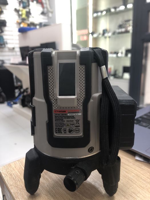 Лазерный уровень Crown линейный CT44145 (p25)