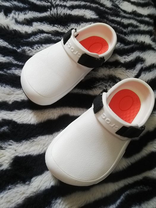 Sandale papuci Crocs ghete