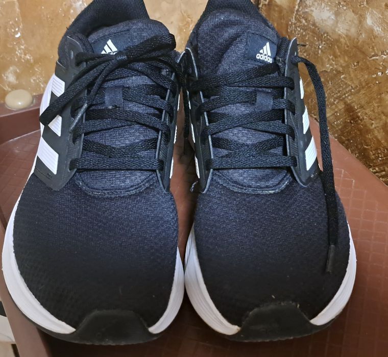 Маратонки adidas galaxy