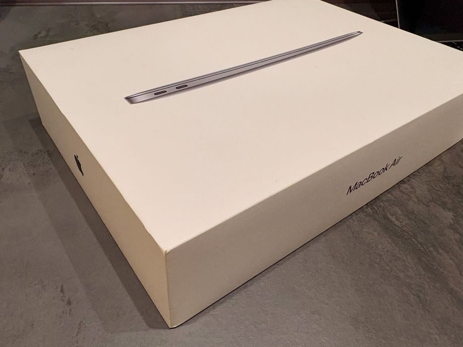 MacBook Air 13 Inch, 2020, Intel Core, Състояние: Използвано