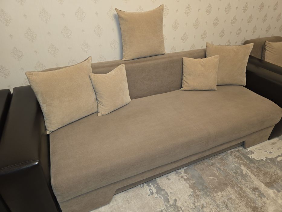 De vanzare.Canapea extensibila