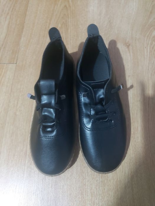 Обувки и ботуши сандали