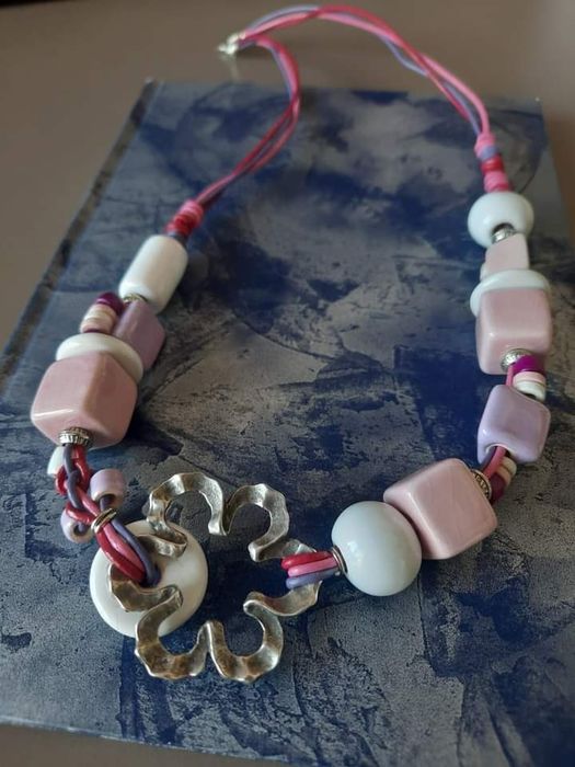 Колиета от керамика, ръчна изработка