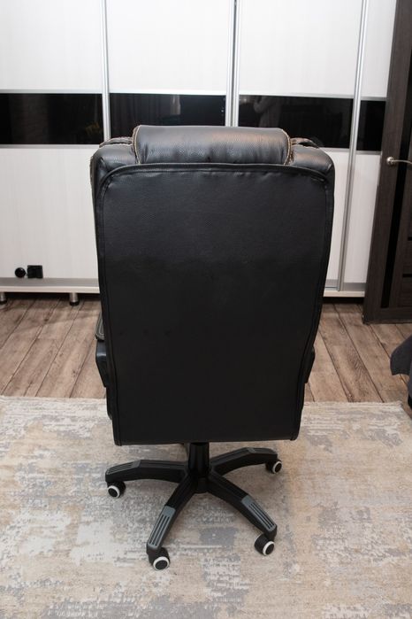 Кресло офисное в отличном состоянии