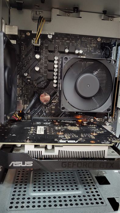 se vinde urgent sau schimb + diferenta din partea mea (depinde de caz)