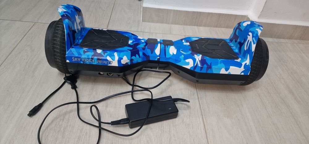 Vând hoverboard cu lumini
