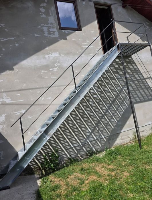 Scări metalice galvanizate