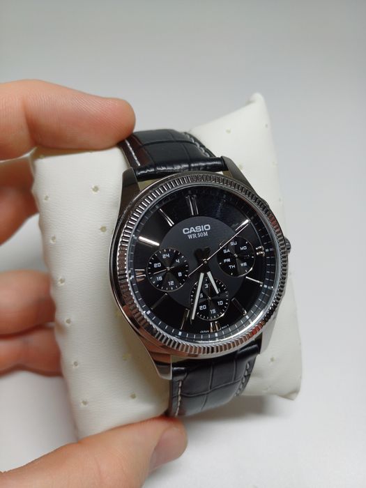 Часы Casio оригинал в отличном состоянии