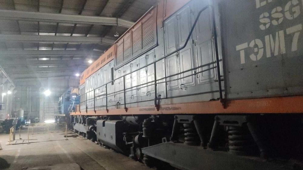 тепловоз маневровый ТЭМ7