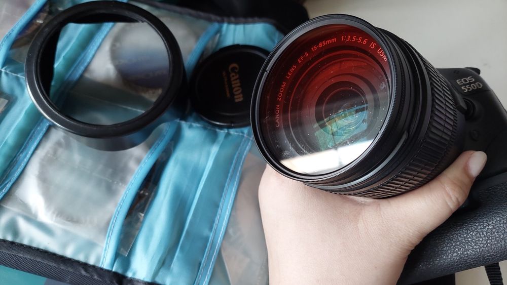 Продается Canon EOS 550D с объективом 15-85mm + 2 подарка