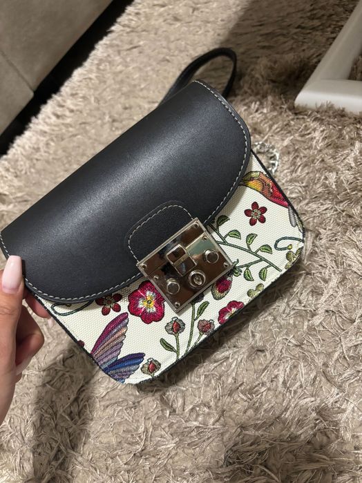 Дамска чанта през рамо