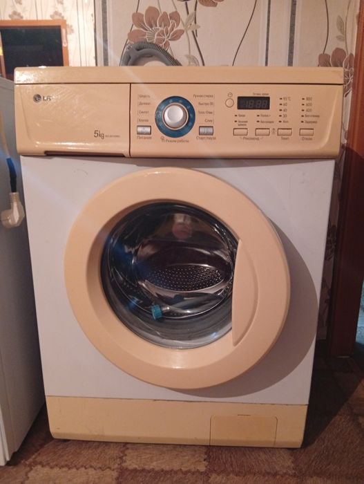 Продам стиральную машинку