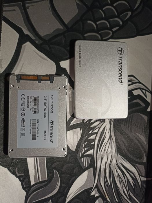 Ssd накопители фирмы Transcend оба объёмом 256 Гб
