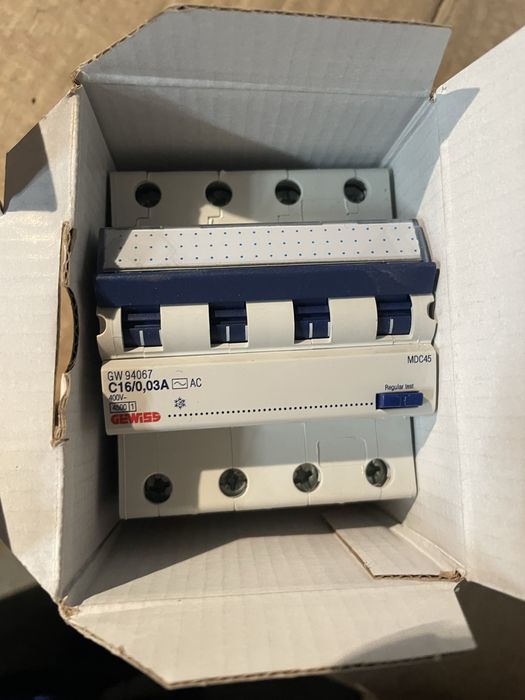 GEWISS GW94067 (90 MDC45) – întreruptor automat diferențial (RCBO) 4P, C16, 30 mA, 400 V, 4,5 kA