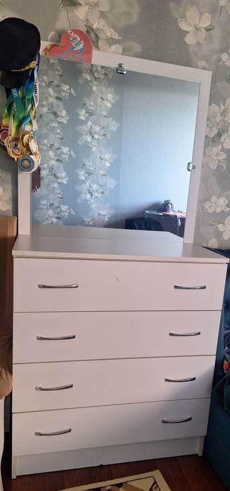 Туалетный столик