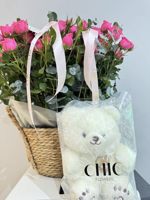 Цветы в корзине розы