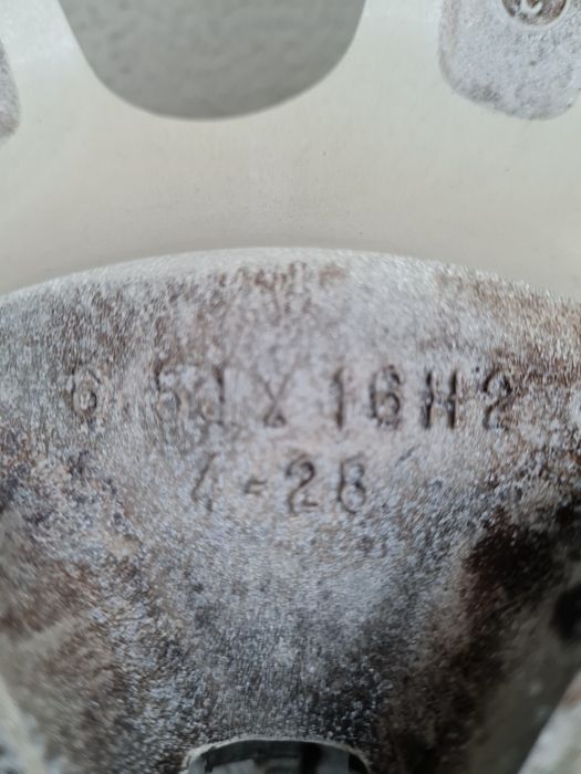 Оригинални джанти за ПЕЖО СИТРОЕН PEUGEOT CITROEN R16 4x108 ET28 6.5J