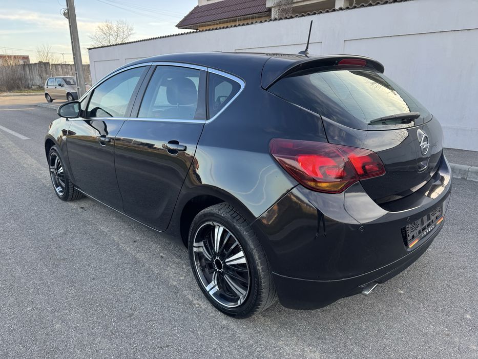 Opel Astra J 2.0 Diesel 160 cp *2011* 188.000km / Euro 5