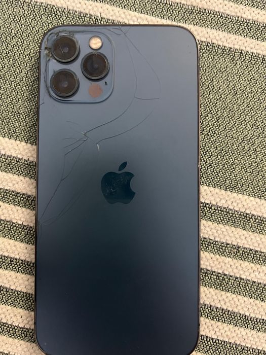 Продам iphone 12 pro 128