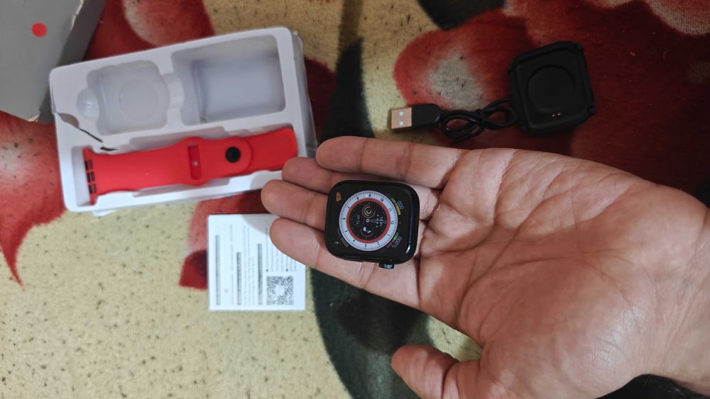 Ceas smartwatch